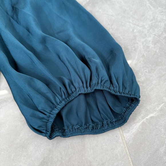 Women’s Vince Camuto Tie Front Elastic Cuff Long Sleeve V-Neck Top Medium - Picture 8 of 15